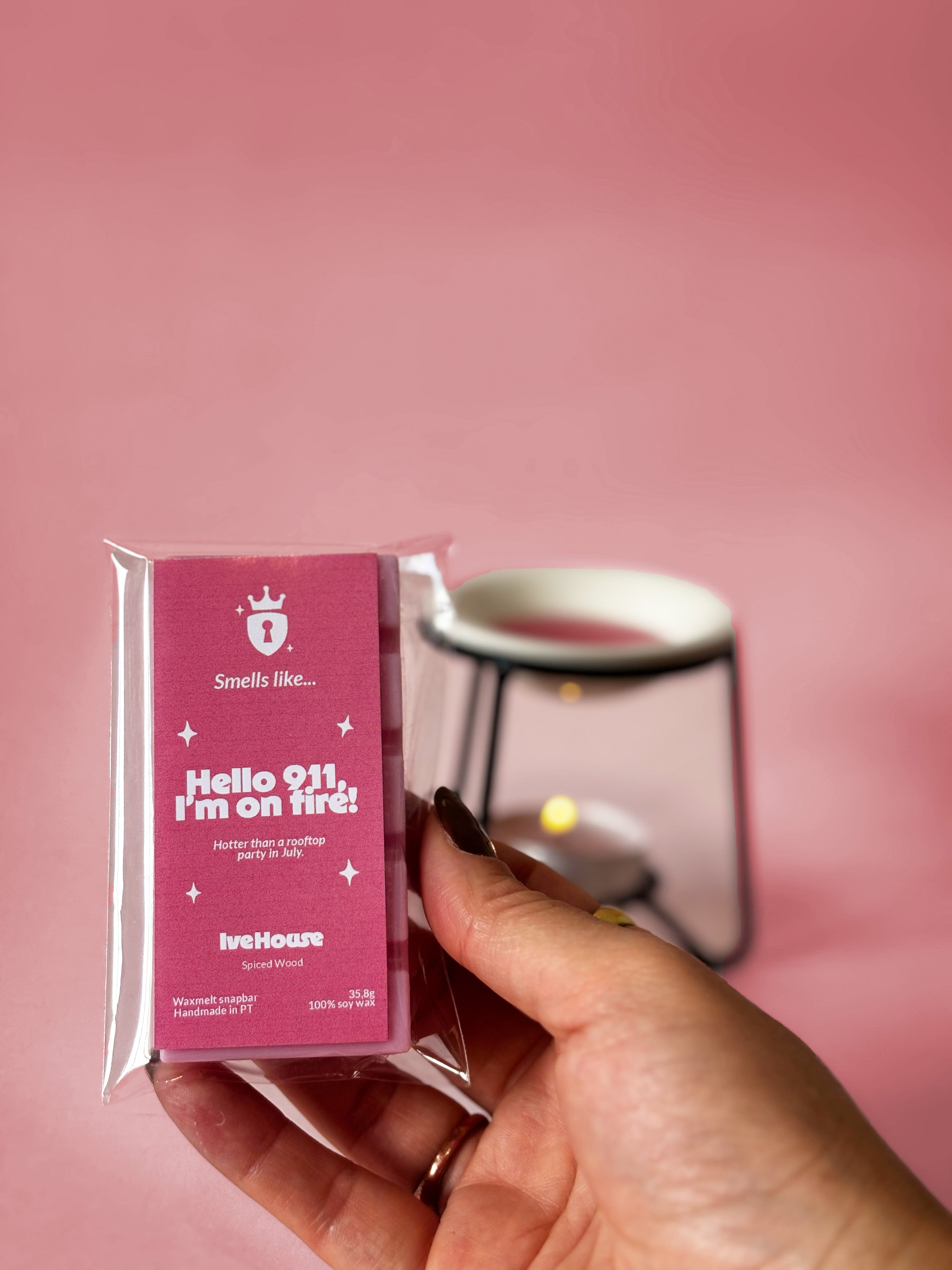 Wax Melt "Call 911! I'm On Fire" (SPCICED WOOD) 35,8g - IVE HOUSE