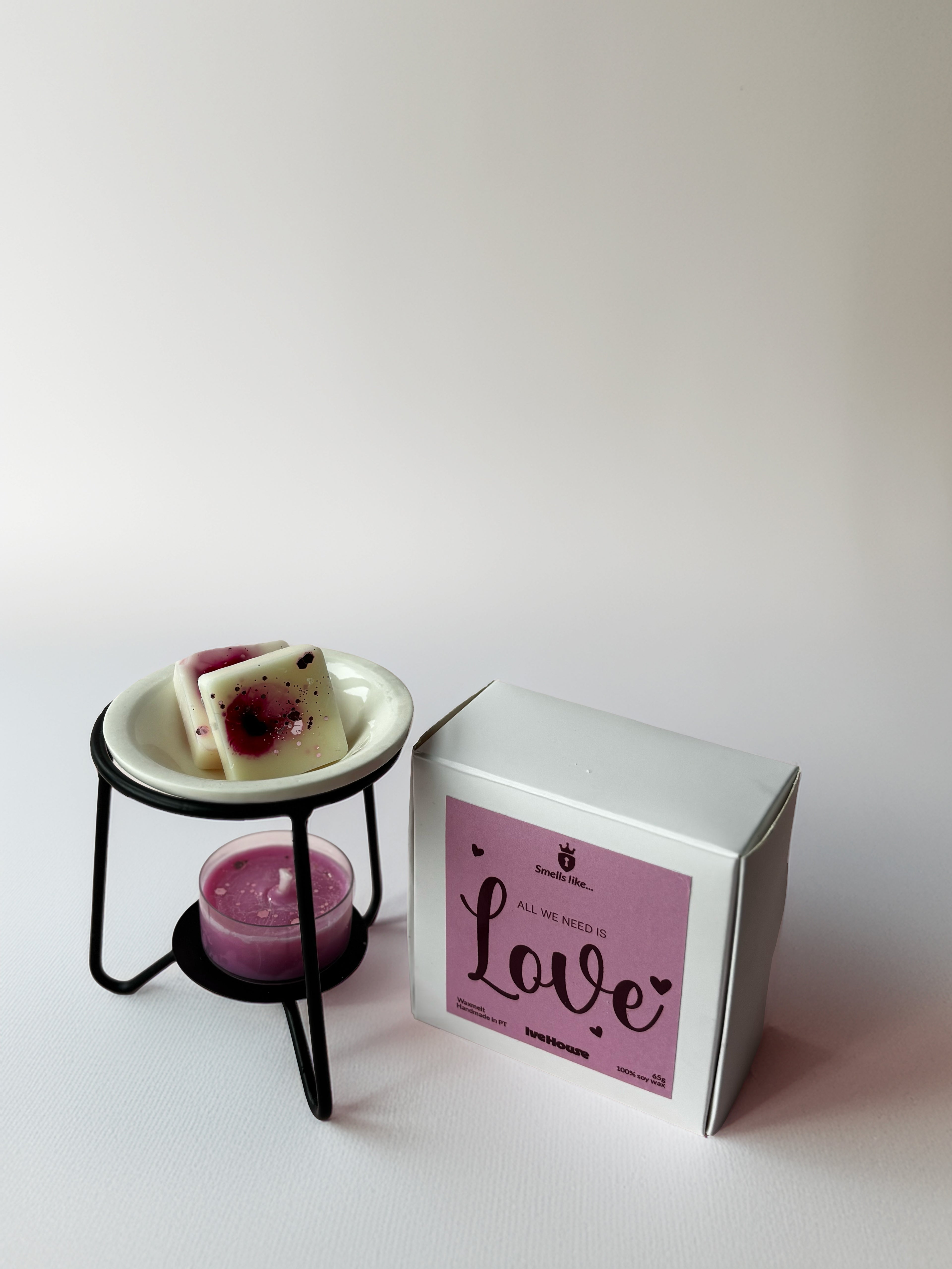 WAX MELTS | "ALL WE NEED IS LOVE" | CARAMELO SALGADO 65g